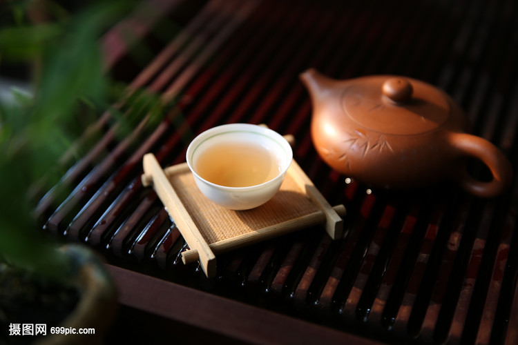 傳統(tǒng)茶器茶具陶瓷與茶館的文化魅力