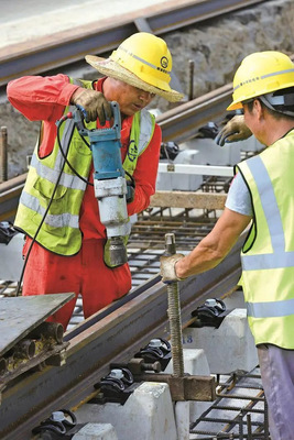 嘉興有軌電車建設現場直擊 每日推進250米，權威解答市民關切